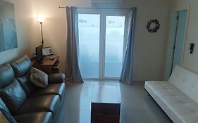 Bay View Modern Apartment